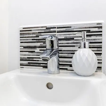 Supreme House 아파트